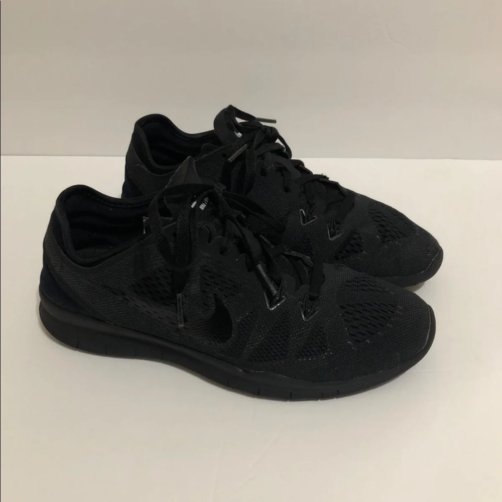 Nike women black shoe size 7